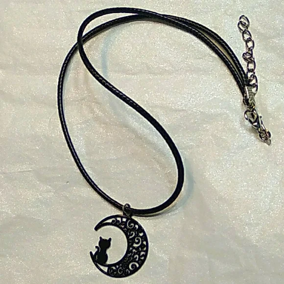 Cat crescent moon pendant necklace, celestial, star moon - Picture 2 of 3